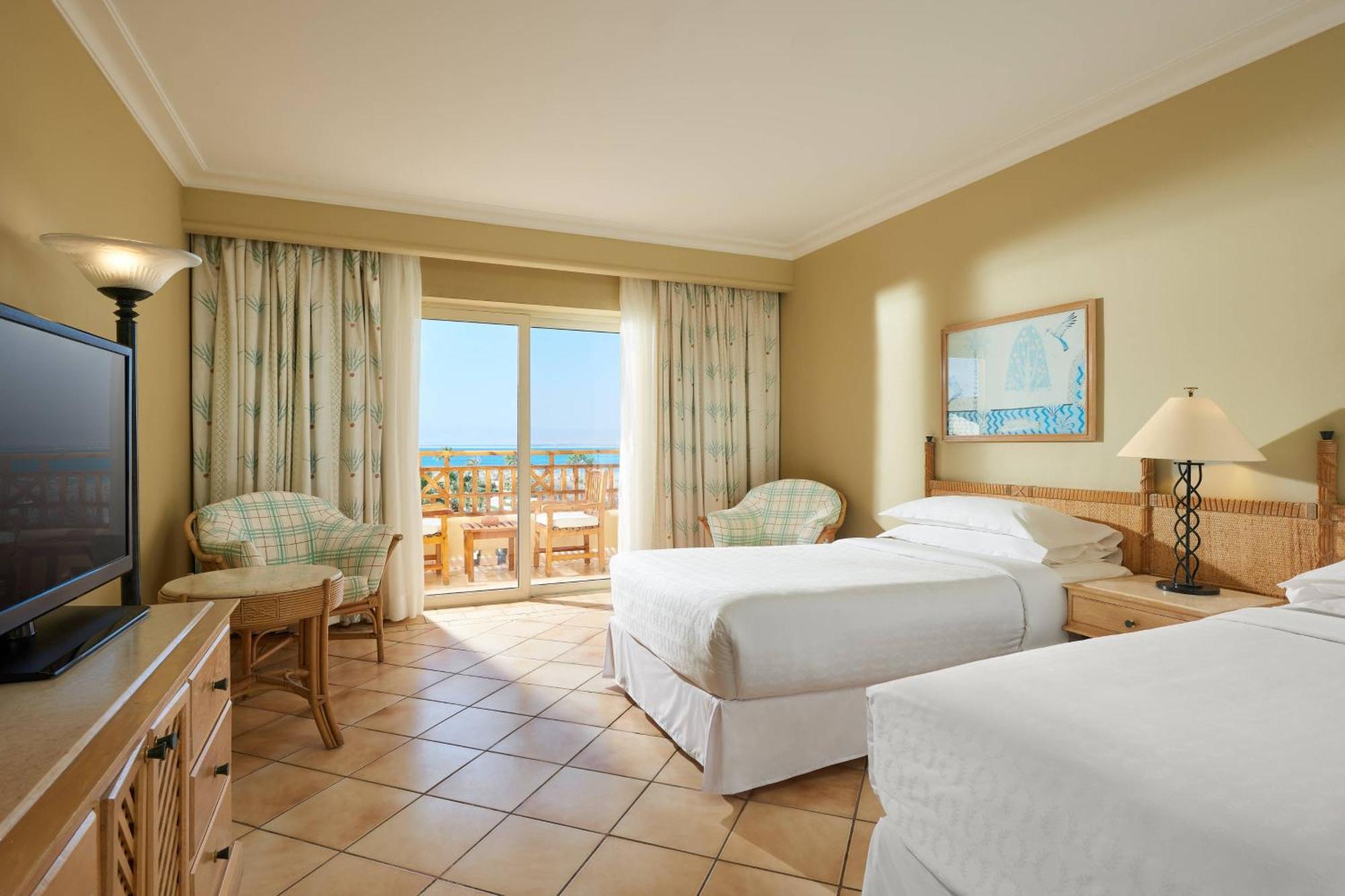 Sheraton Soma Bay Resort Hurghada Exterior photo A guest room at Hilton Sharm El Sheikh Resort
