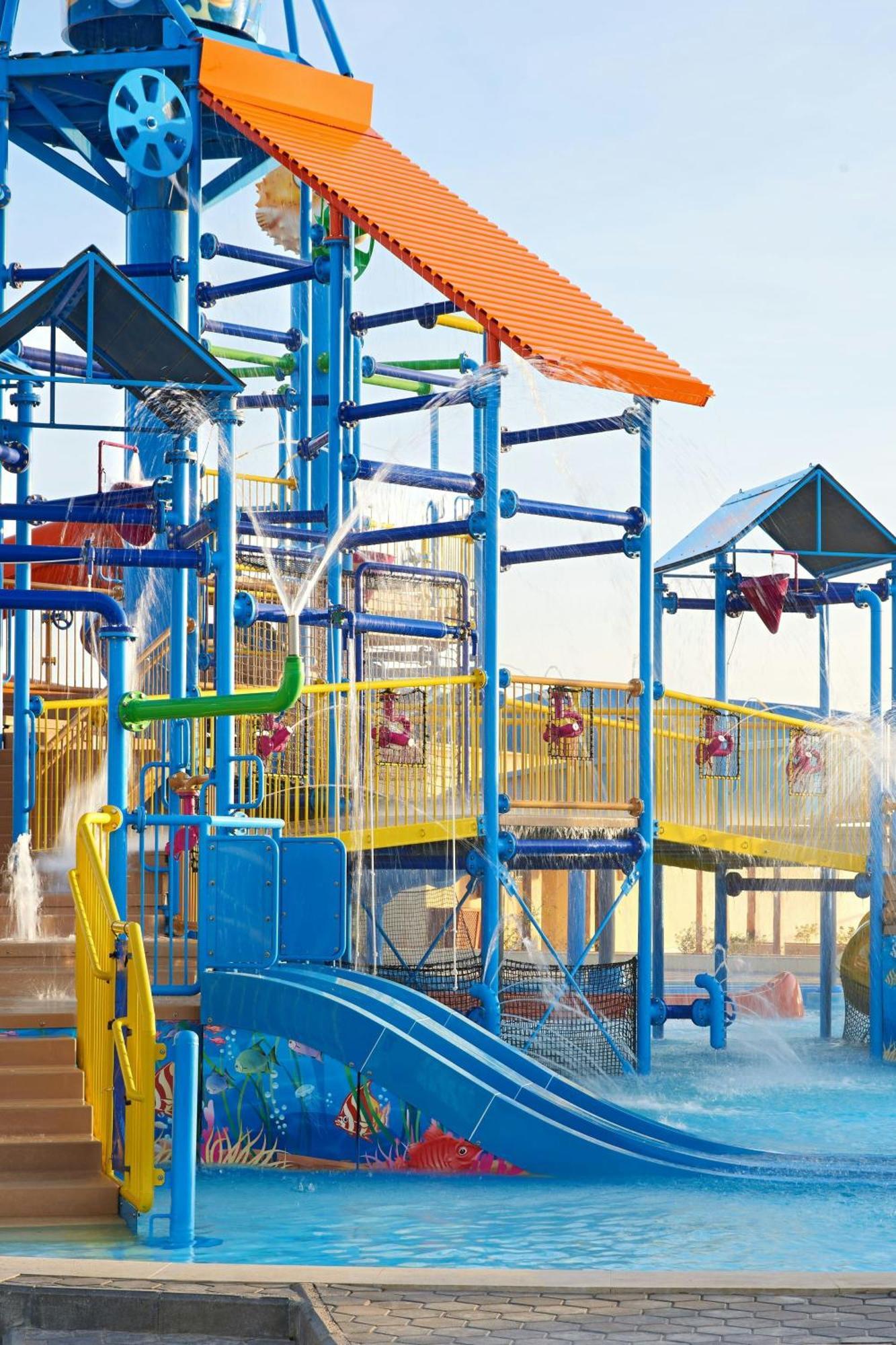 Sheraton Soma Bay Resort Hurghada Exterior photo The water park at the Grand Country Waterpark